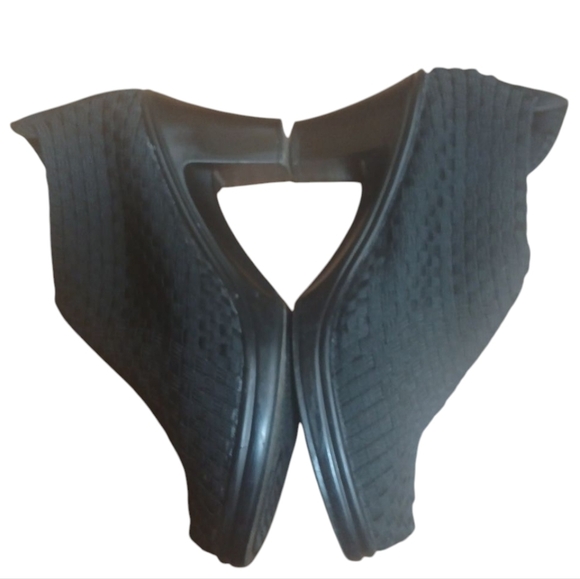 bernie mev Black Woven Textured Heels Women's Black Ankle Booties. Size 8 - Picture 5 of 12